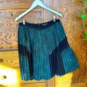 Banana Republic Green/Black Pleated Skirt